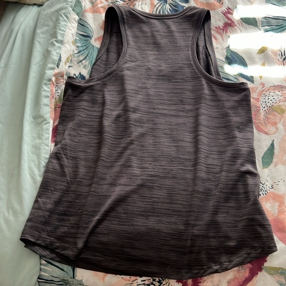 Nike tank top - Picture 3 of 3